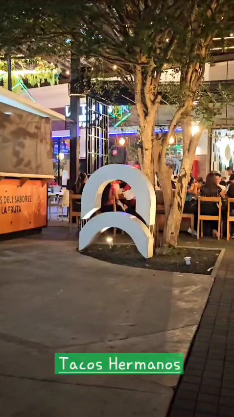 Tacos Hermanos • Paseo Venecia